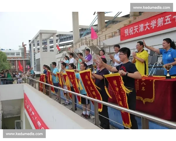 体育精神引领时代青年拼搏进取团结协作共筑梦想未来之路辉煌新篇